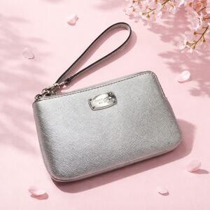 Euc Michael Kors Silver Wristlet